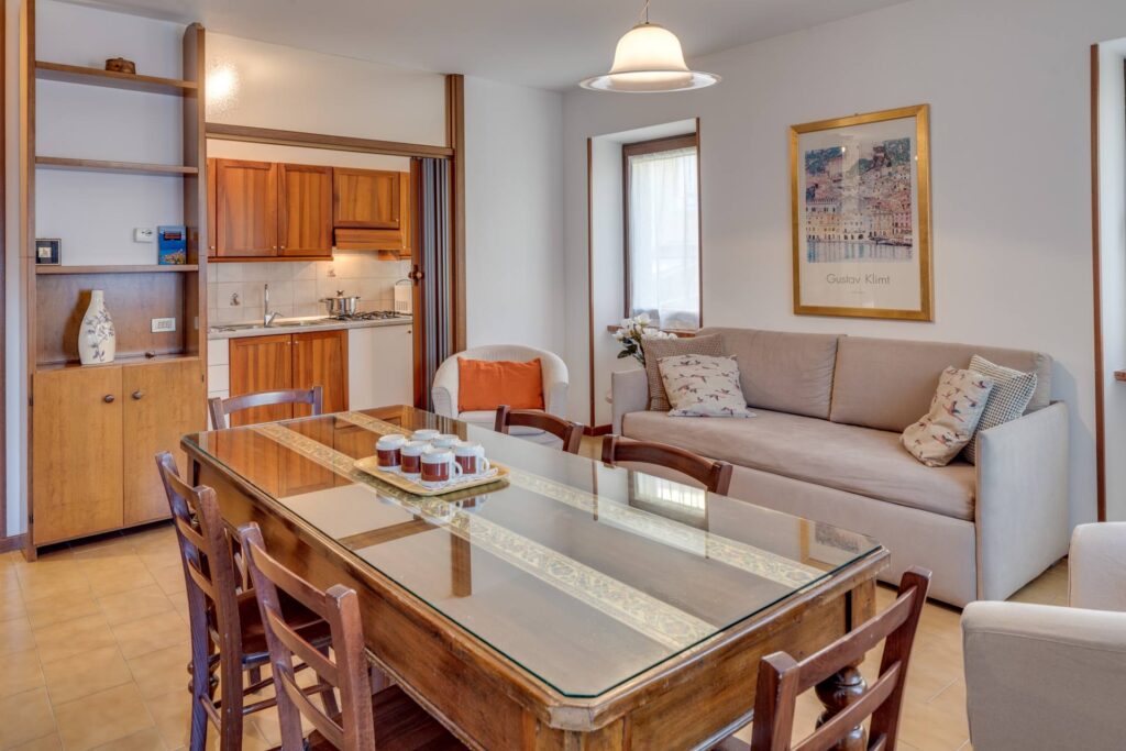 Appartamento A – Appartamenti Priori Malcesine_13